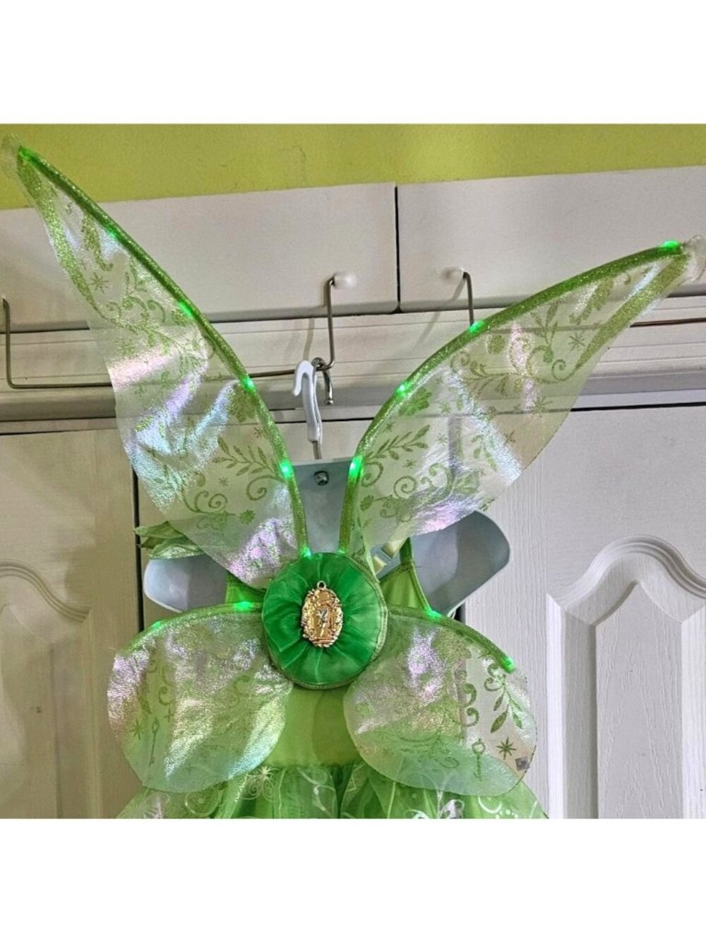Disney Store Tinkerbell Dress with Light Up Wings Costume Peter Pan Girls 4 - Picture 3 of 12